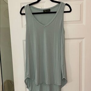 KLD signature Women's Sleeveless V-Neck Tank - Light Blue